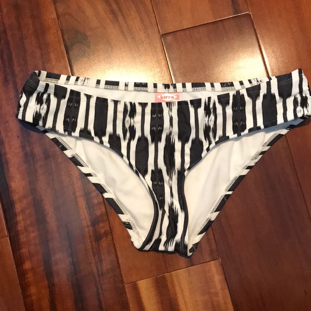 print bikini bottom by Kirra medium